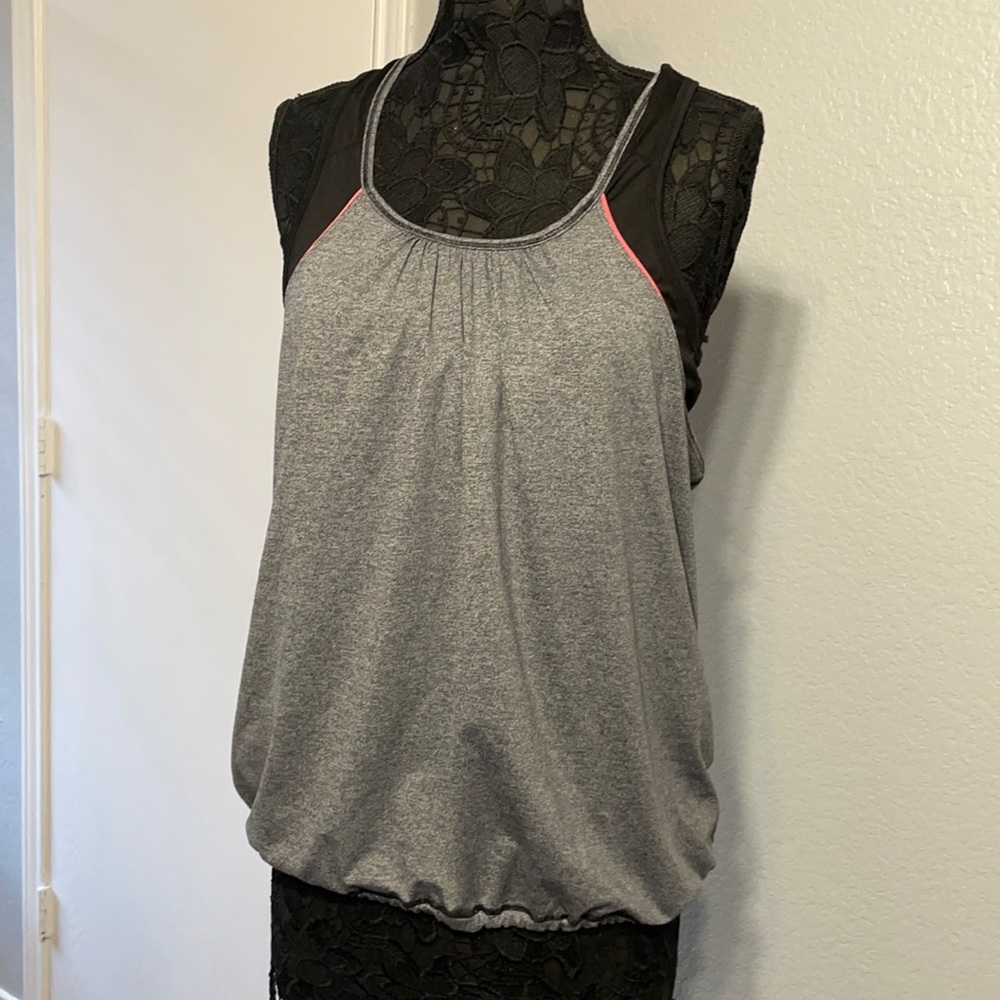 GapFit Workout Top with attached sports bra